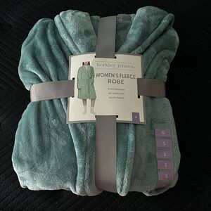 Berkley Jensen Women's Fleece Robe - Soft Teal